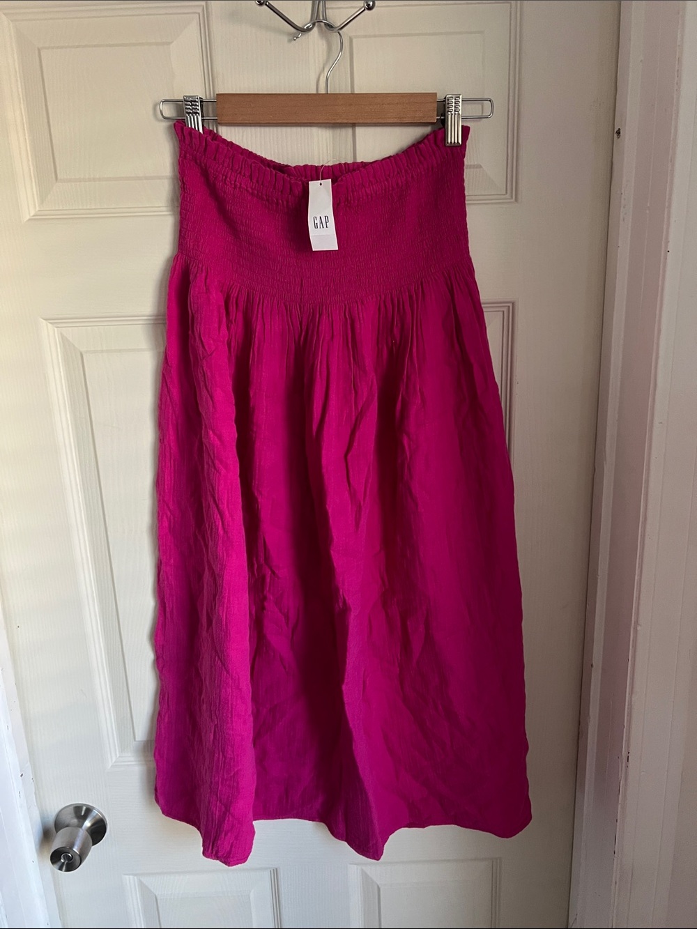 GAP Fuchsia Pink Off-Shoulder Jumpsuit - Picture 3 of 7